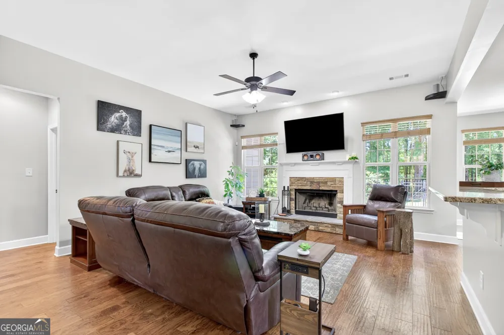 374 Austin Storey CIR Newnan, GA 30263