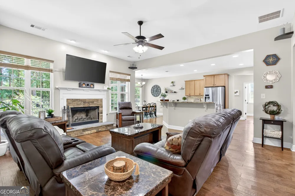 374 Austin Storey CIR Newnan, GA 30263
