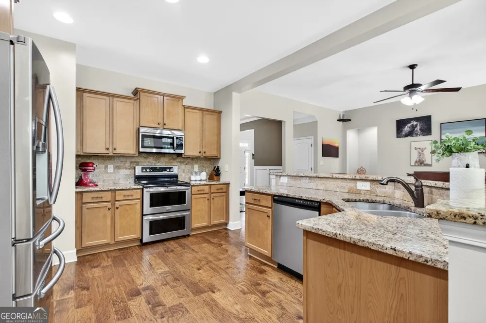 374 Austin Storey CIR Newnan, GA 30263