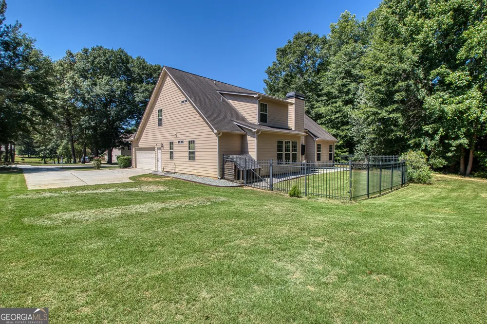 374 Austin Storey CIR Newnan, GA 30263