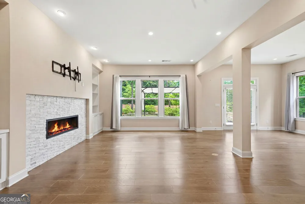 4020 Claiborne Farm RD Suwanee, GA 30024