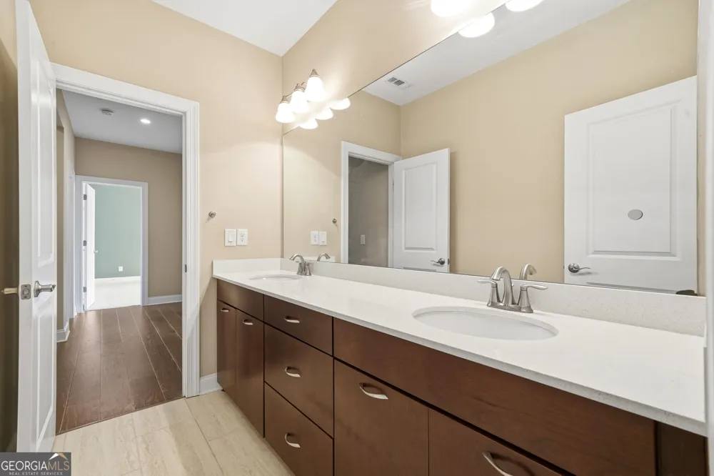 4020 Claiborne Farm RD Suwanee, GA 30024