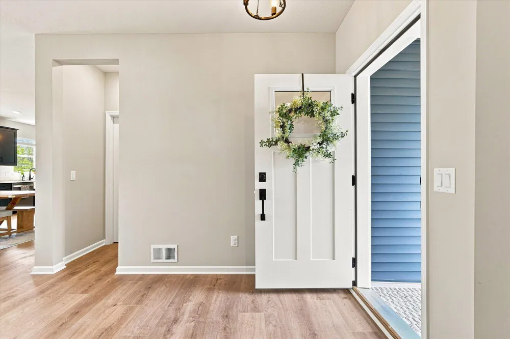 4949 Obsidian Way Victoria, MN 55386