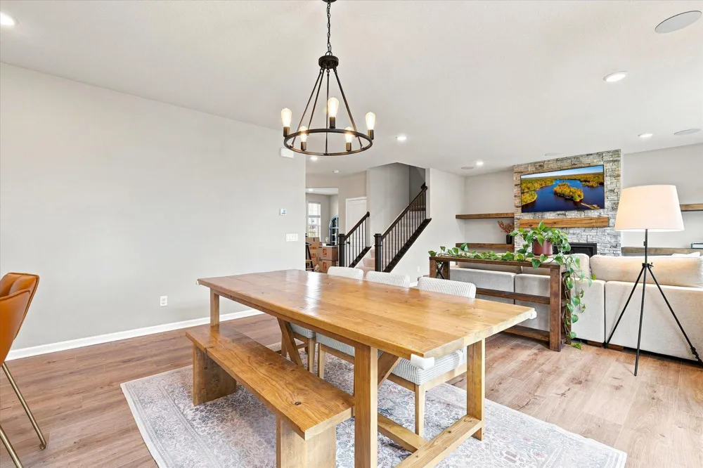 4949 Obsidian Way Victoria, MN 55386