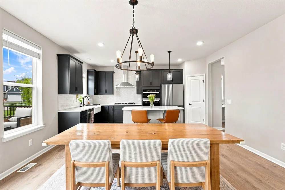 4949 Obsidian Way Victoria, MN 55386