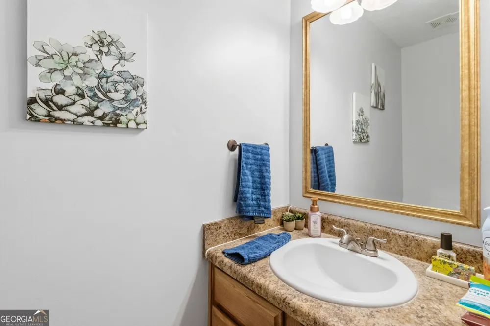 159 Shadowhill LN Loganville, GA 30052