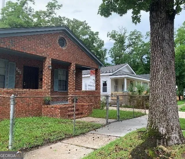 708 E 32nd ST Savannah, GA 31401