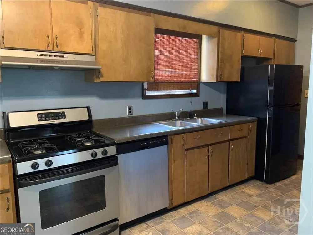 708 E 32nd ST Savannah, GA 31401