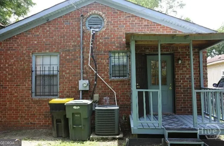 708 E 32nd ST Savannah, GA 31401