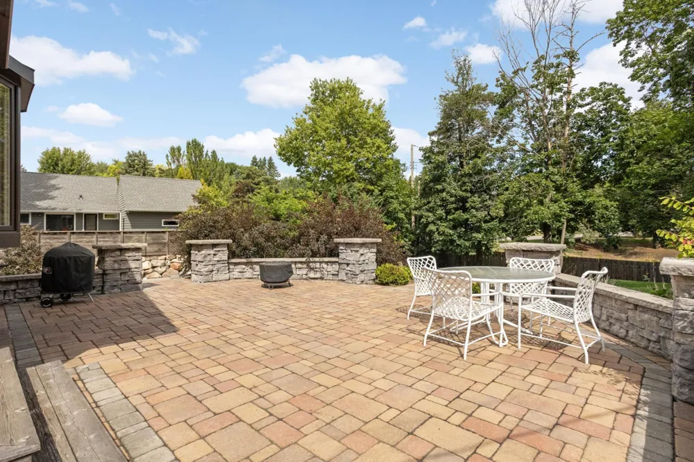 2096 Lower Saint Dennis Road Saint Paul, MN 55116