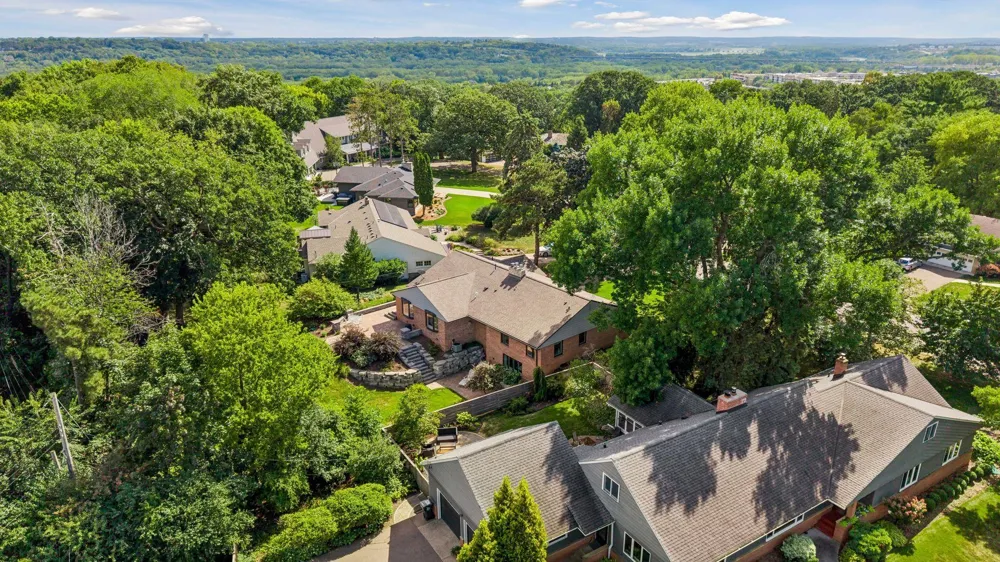 2096 Lower Saint Dennis Road Saint Paul, MN 55116