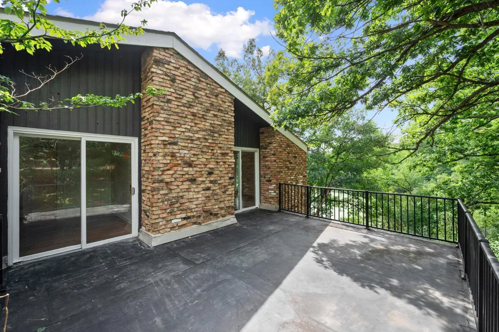 16411 Kingswood Drive Lakeville, MN 55044