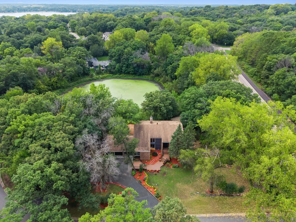 16411 Kingswood Drive Lakeville, MN 55044