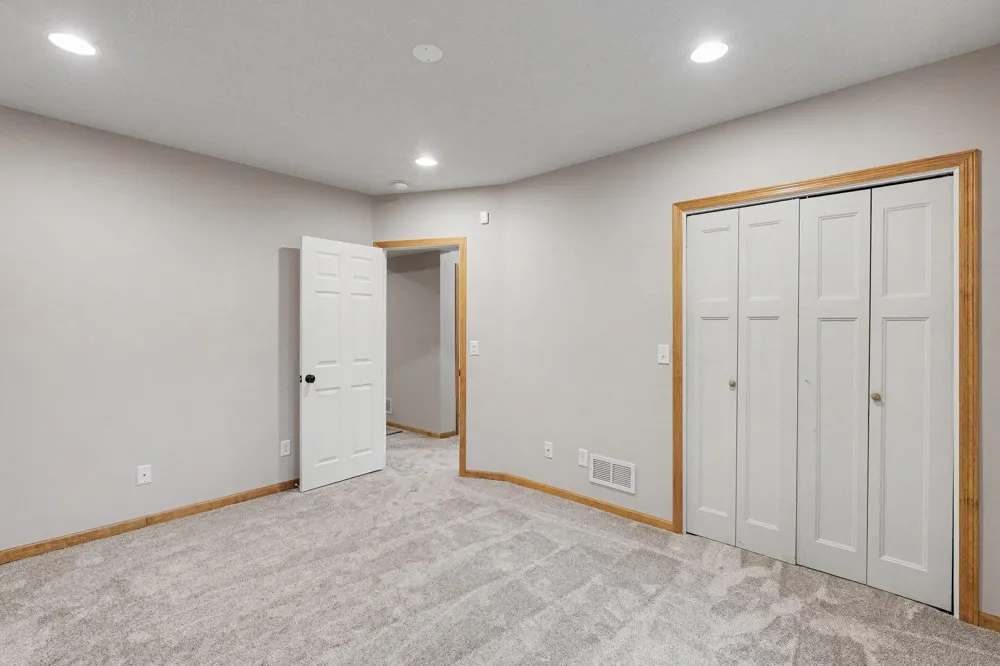 14901 Hillside Trail Savage, MN 55378