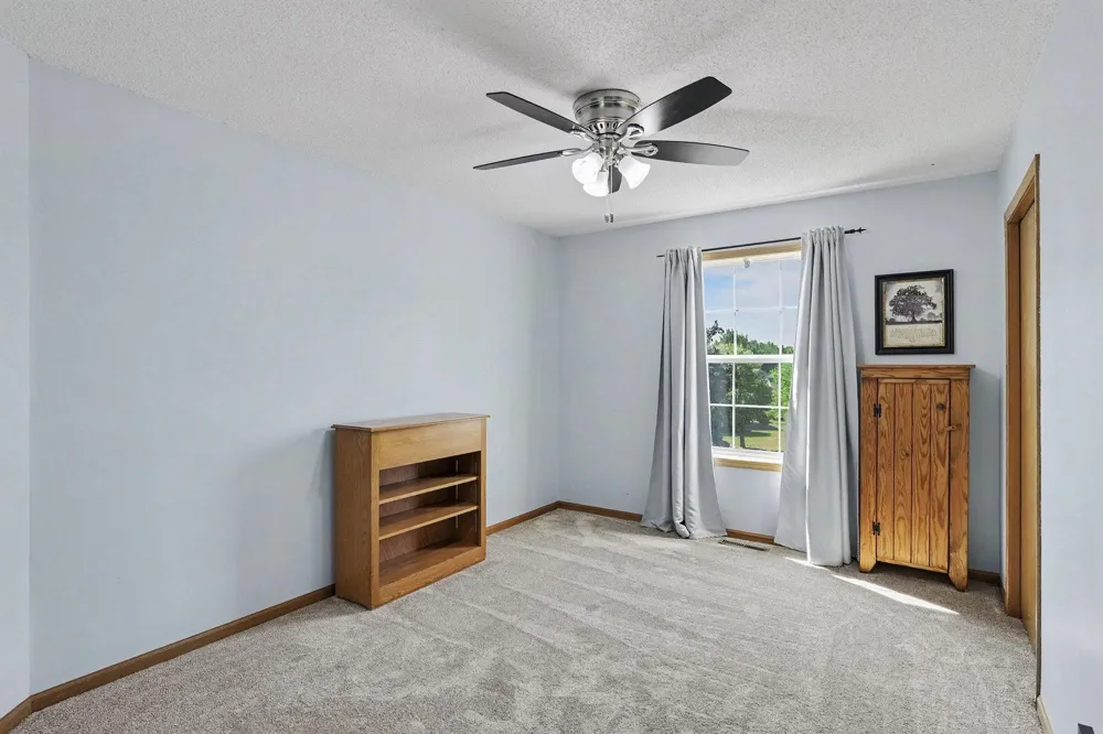 14901 Hillside Trail Savage, MN 55378