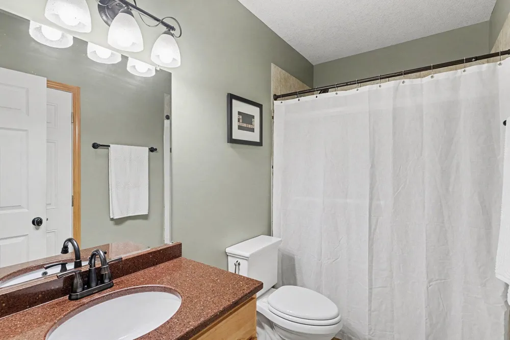 14901 Hillside Trail Savage, MN 55378
