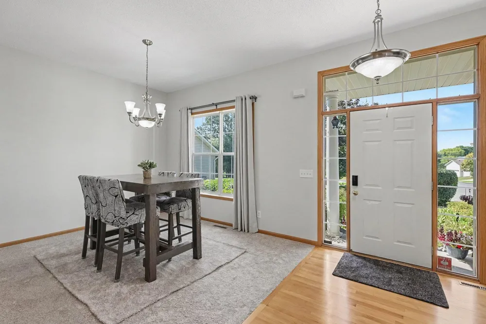 14901 Hillside Trail Savage, MN 55378
