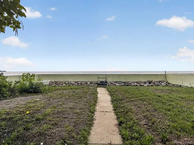 3008 Lakeshore Drive Frenchtown Township, MI 48162