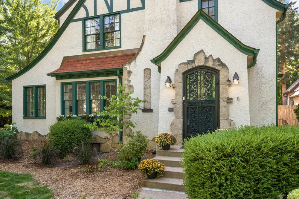 4530 Bruce Avenue Edina, MN 55424