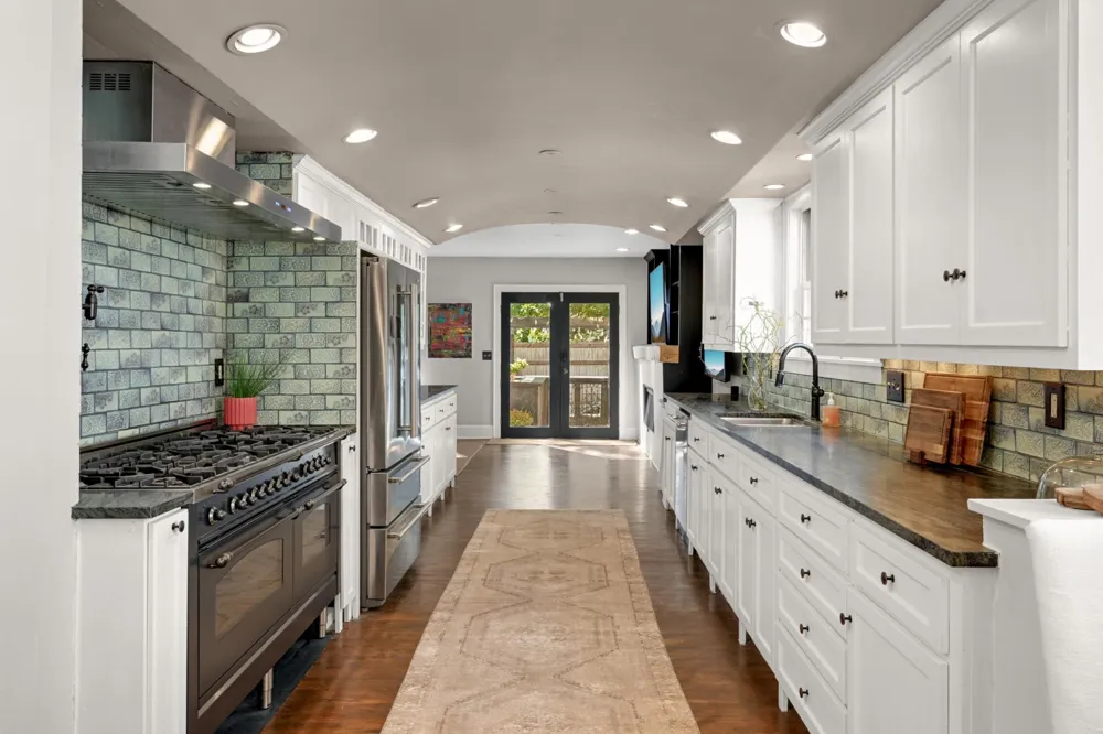 4530 Bruce Avenue Edina, MN 55424