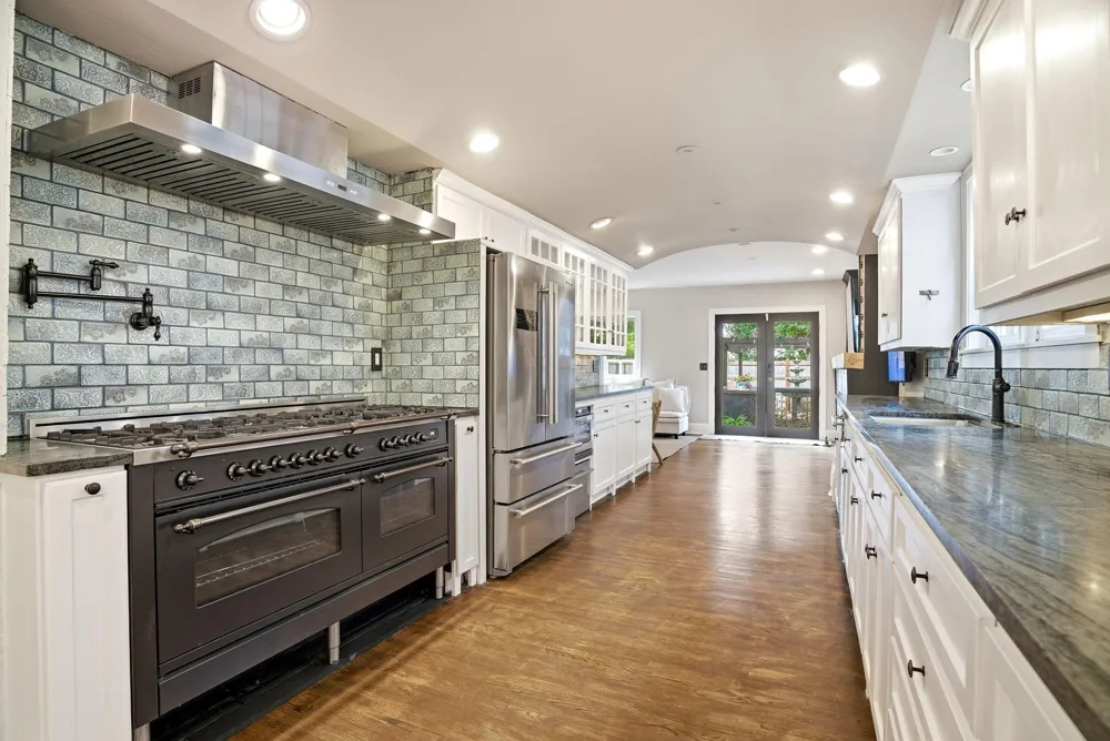 4530 Bruce Avenue Edina, MN 55424
