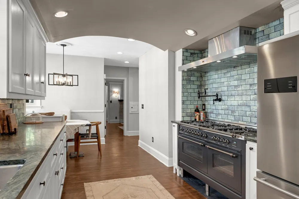 4530 Bruce Avenue Edina, MN 55424