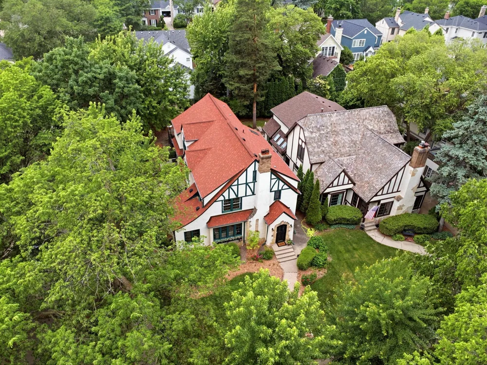 4530 Bruce Avenue Edina, MN 55424