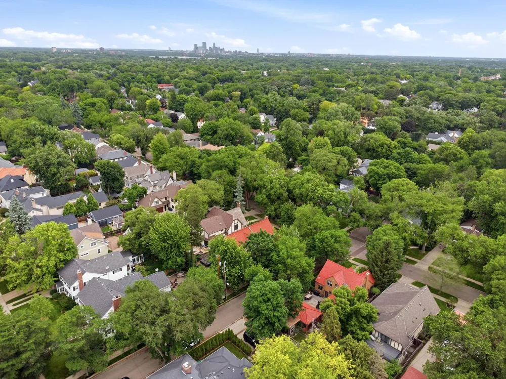 4530 Bruce Avenue Edina, MN 55424
