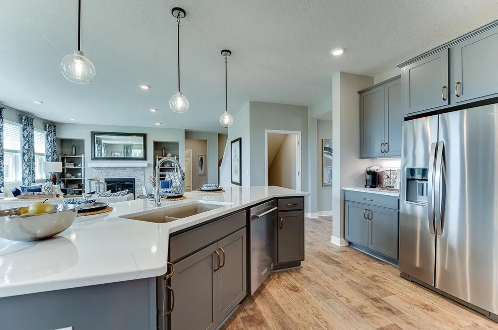 1915 Shady View Court Shakopee, MN 55379