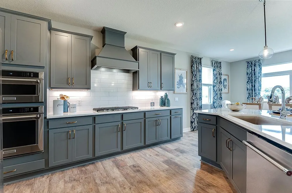 1915 Shady View Court Shakopee, MN 55379