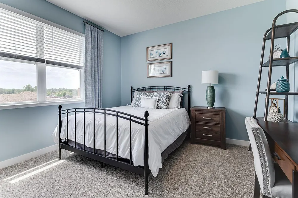 1915 Shady View Court Shakopee, MN 55379
