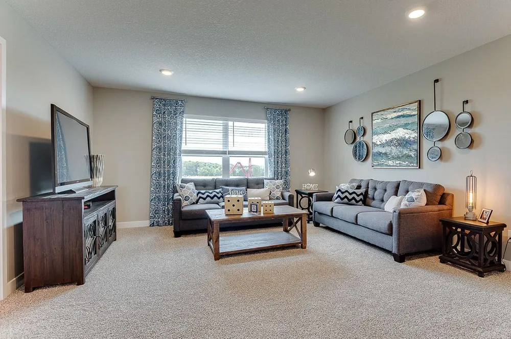 1915 Shady View Court Shakopee, MN 55379