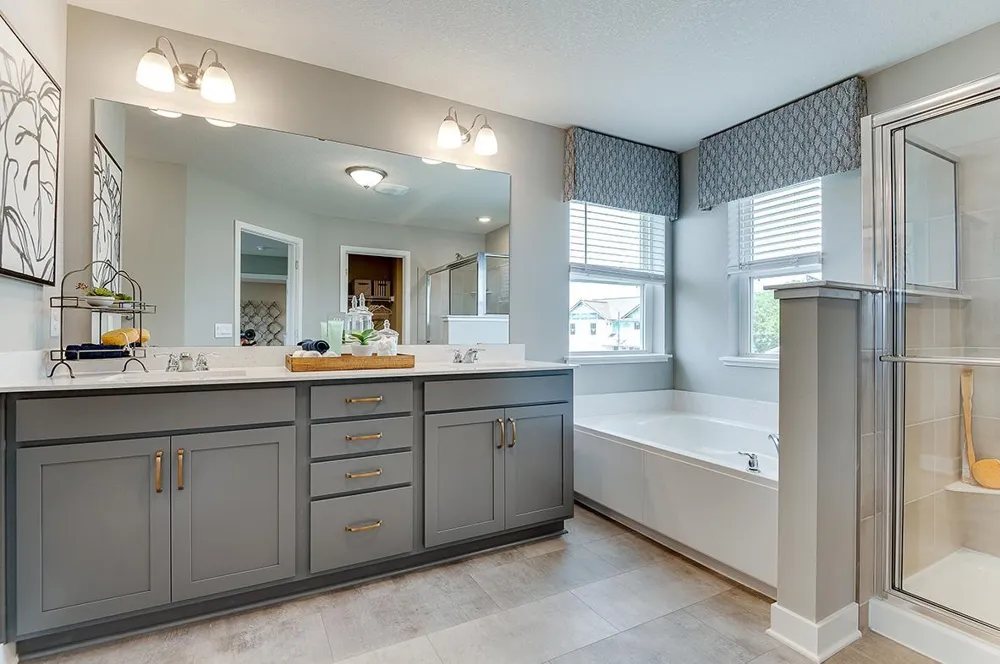 1915 Shady View Court Shakopee, MN 55379