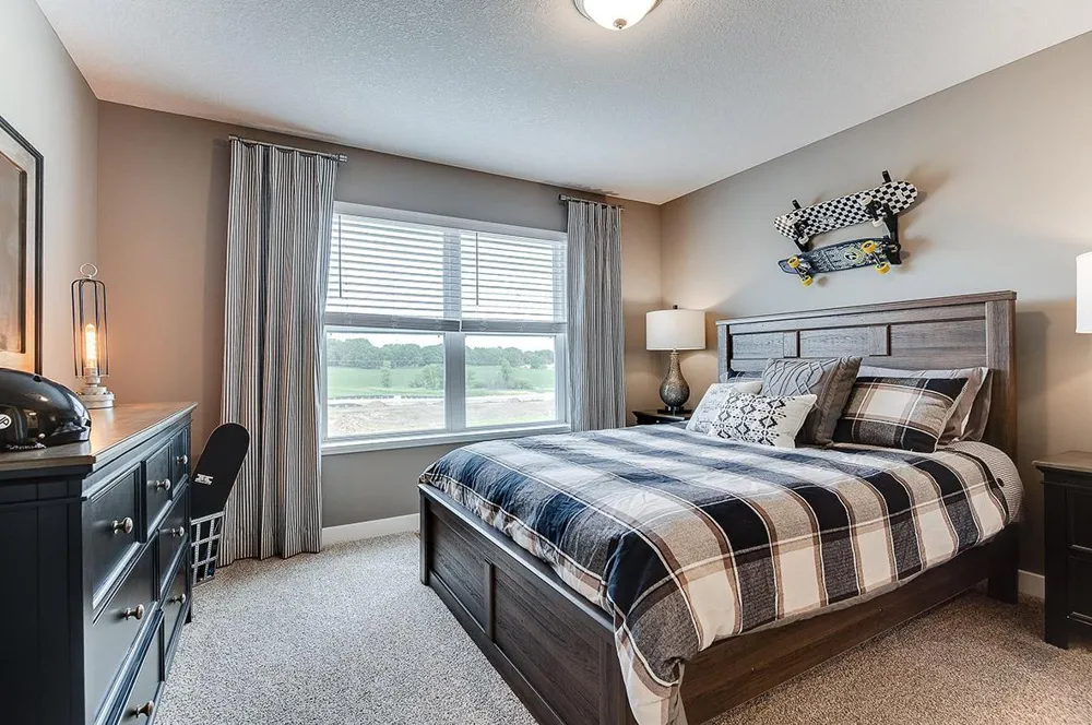 1915 Shady View Court Shakopee, MN 55379