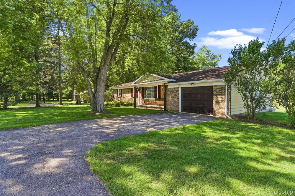 12465 Tuscola Road Vienna Charter Township, MI 48420