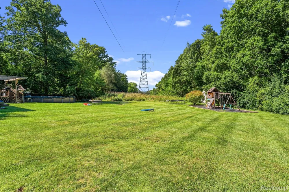 12465 Tuscola Road Vienna Charter Township, MI 48420