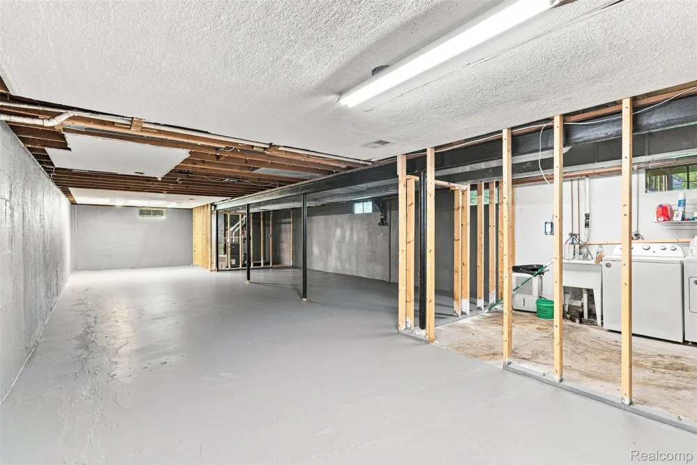 12465 Tuscola Road Vienna Charter Township, MI 48420