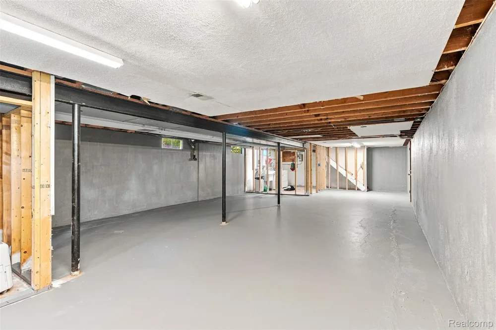 12465 Tuscola Road Vienna Charter Township, MI 48420
