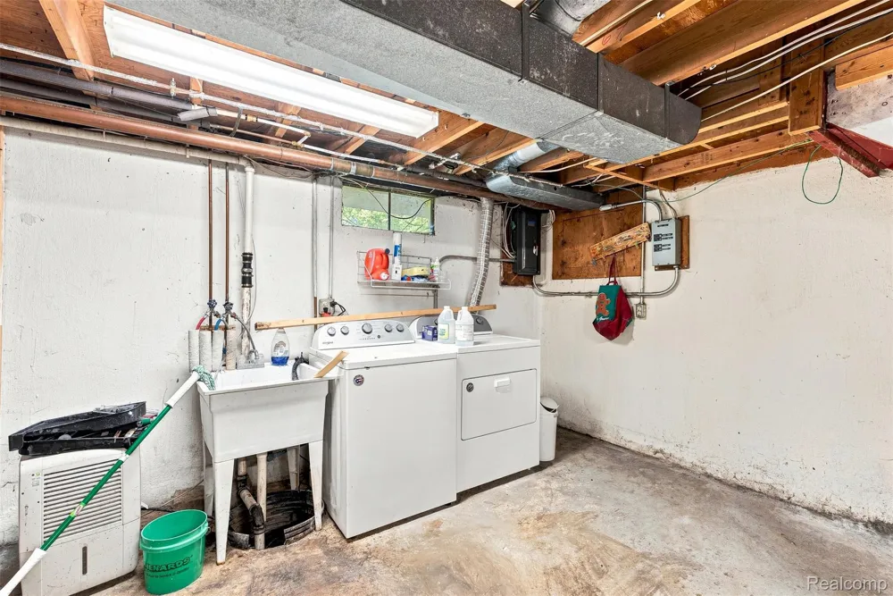 12465 Tuscola Road Vienna Charter Township, MI 48420