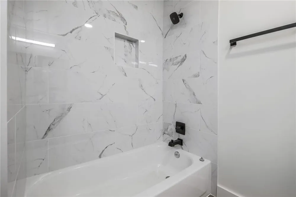 511 E 50th Street #A Austin, TX 78751