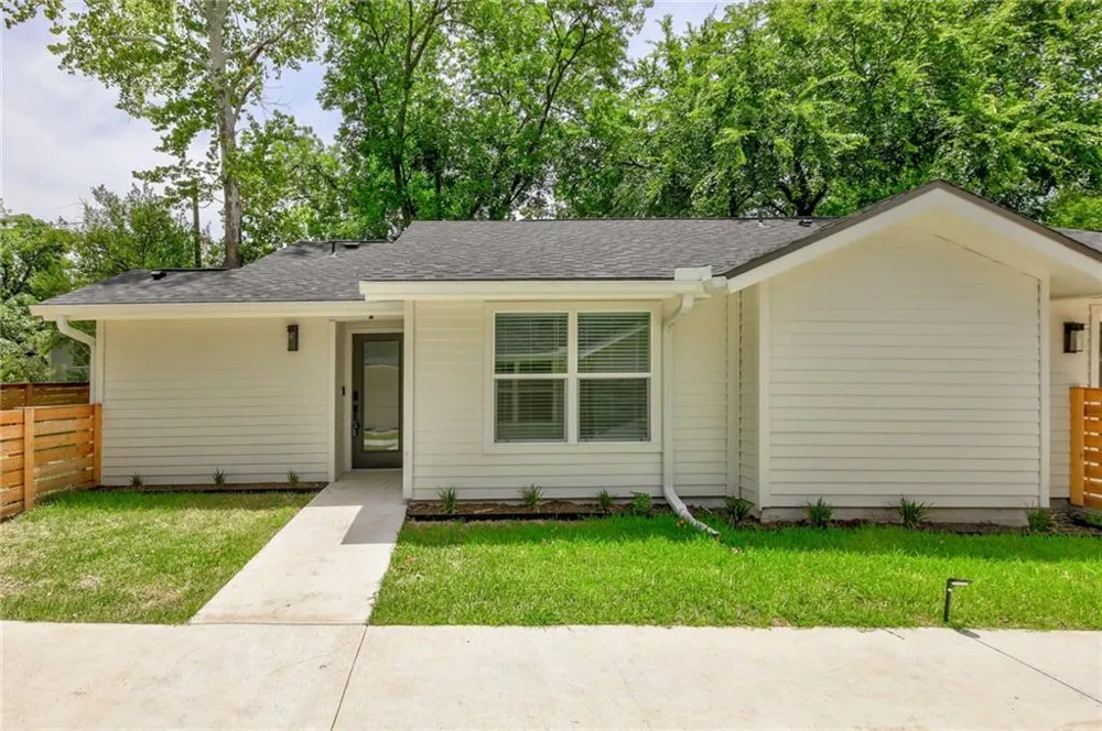 511 E 50th Street #A Austin, TX 78751