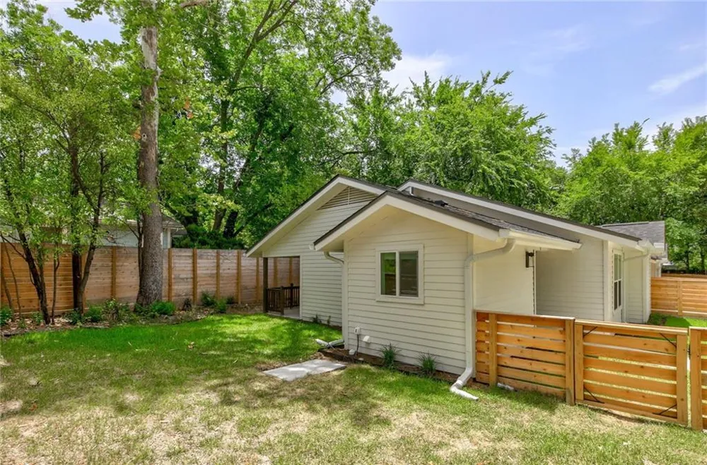 511 E 50th Street #A Austin, TX 78751