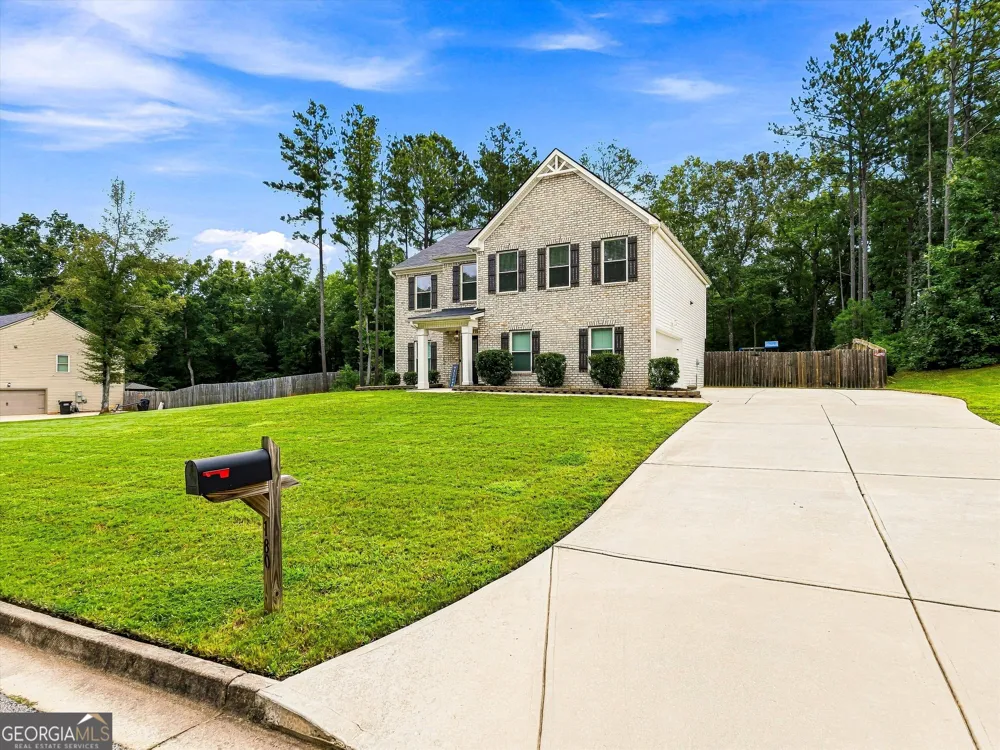 180 Edinburgh LN Covington, GA 30016