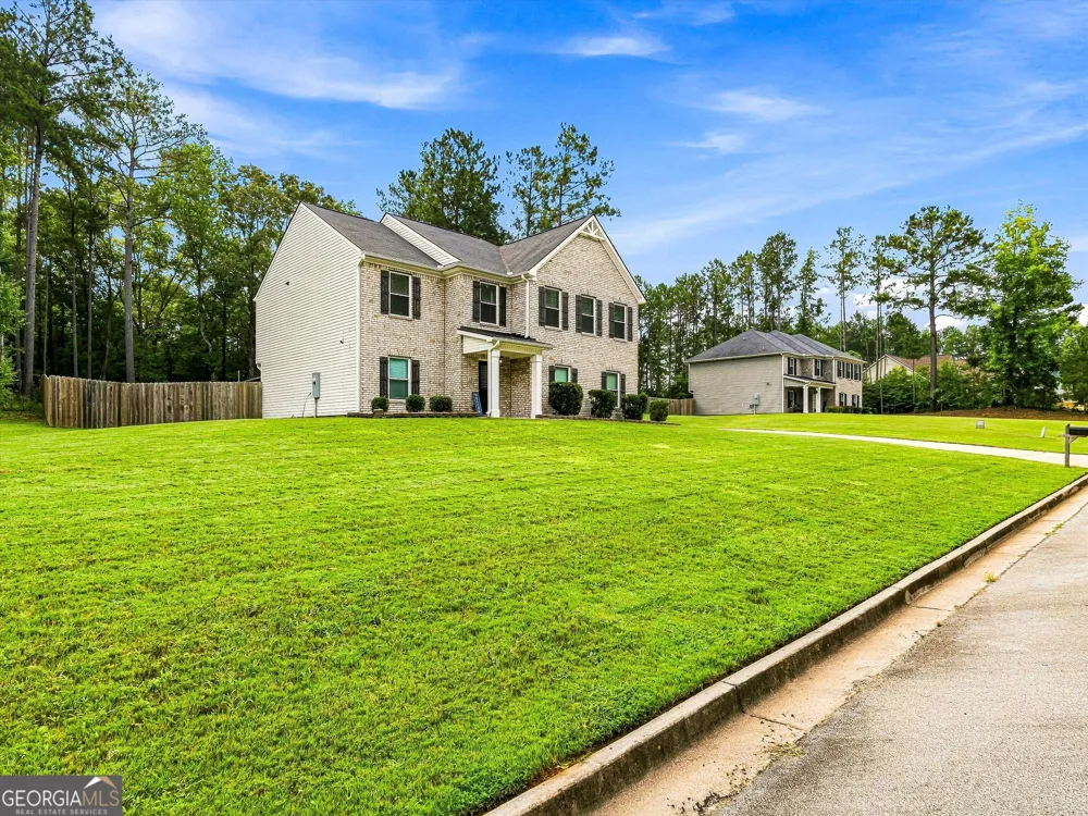 180 Edinburgh LN Covington, GA 30016