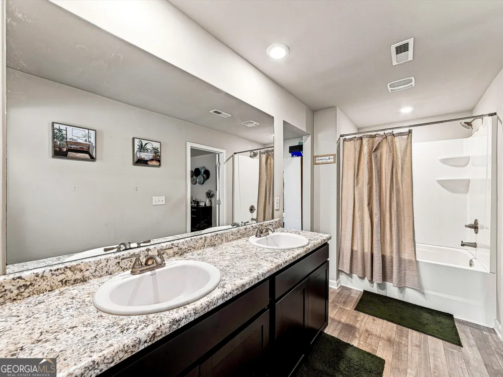 180 Edinburgh LN Covington, GA 30016