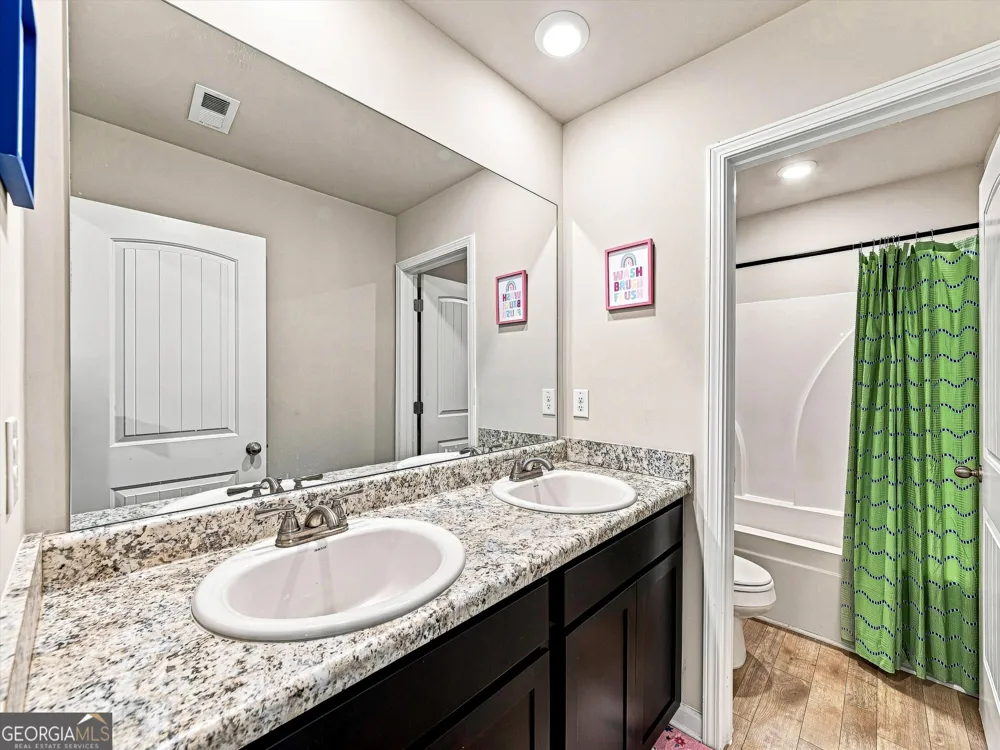 180 Edinburgh LN Covington, GA 30016
