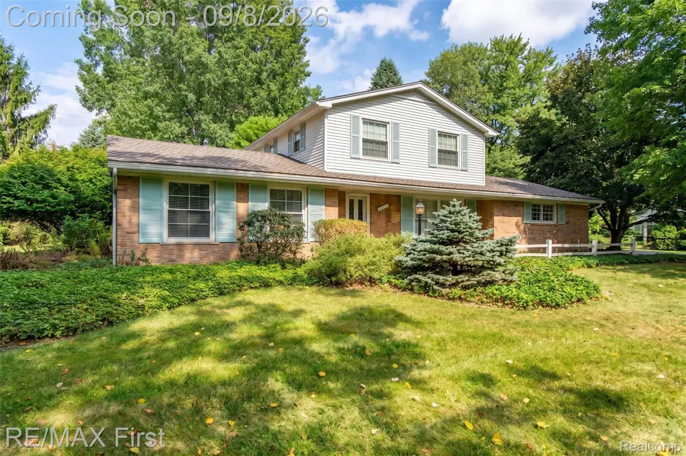 2669 McClintock Road Bloomfield Charter Township, MI 48302