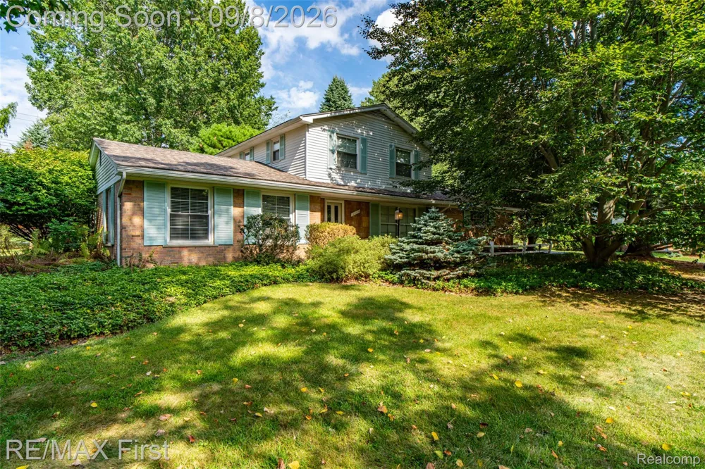 2669 McClintock Road Bloomfield Charter Township, MI 48302
