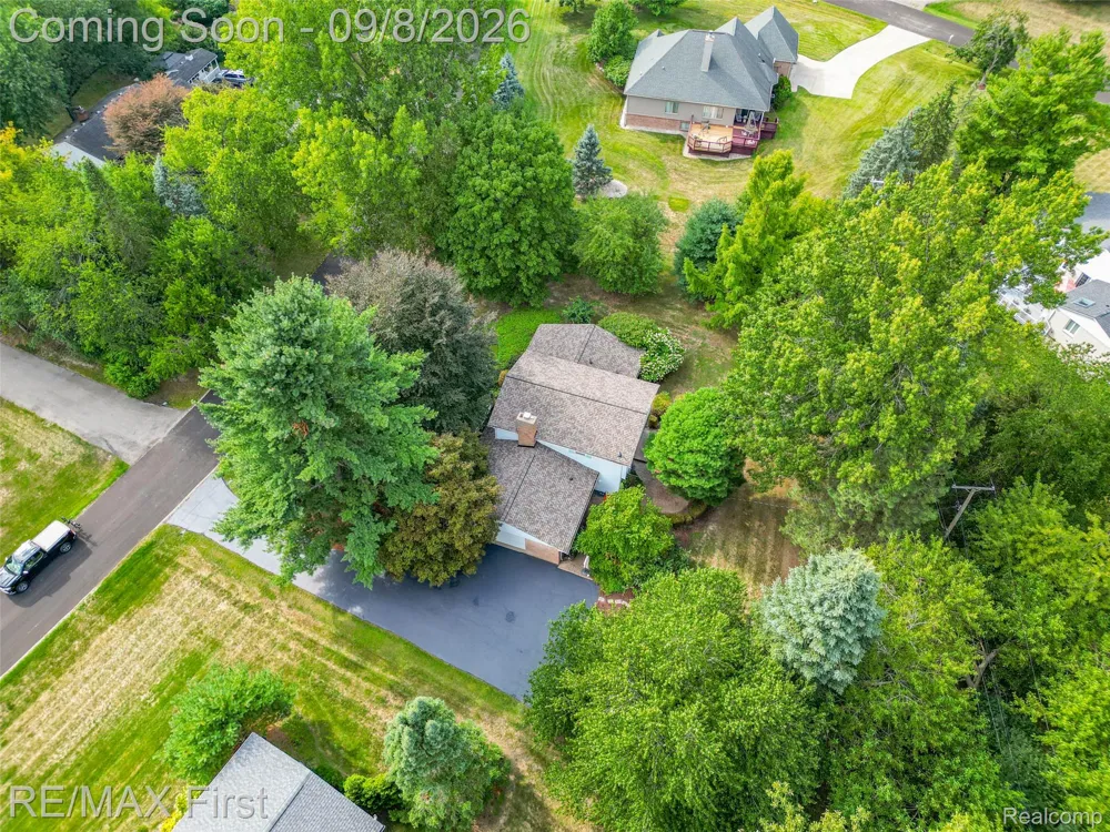 2669 McClintock Road Bloomfield Charter Township, MI 48302