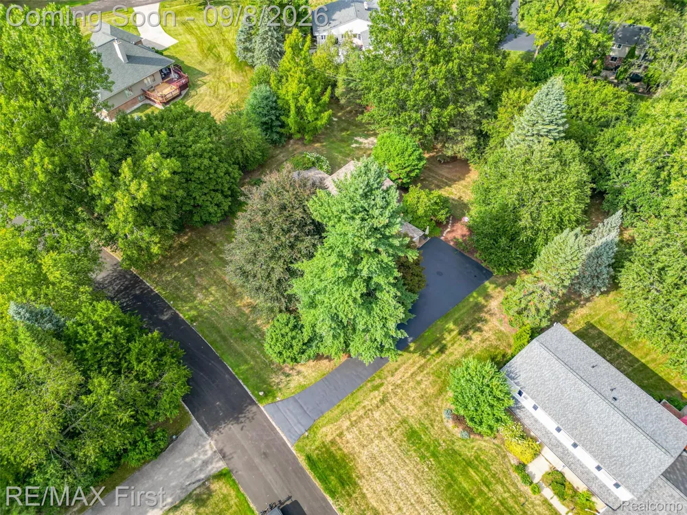 2669 McClintock Road Bloomfield Charter Township, MI 48302